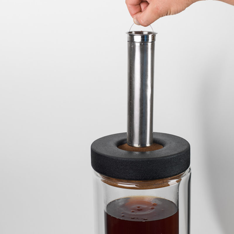 Removable tea filter for ISOTEA
